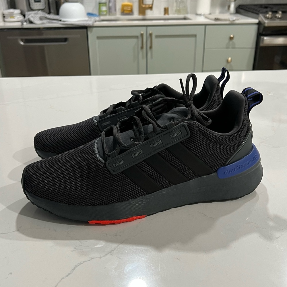 Adidas’s training shoes size 10.5 men’s